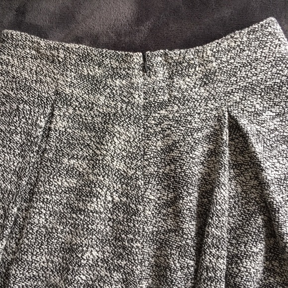 Harlowe & Graham 2 pc set (top + skirt) - Picture 7 of 7